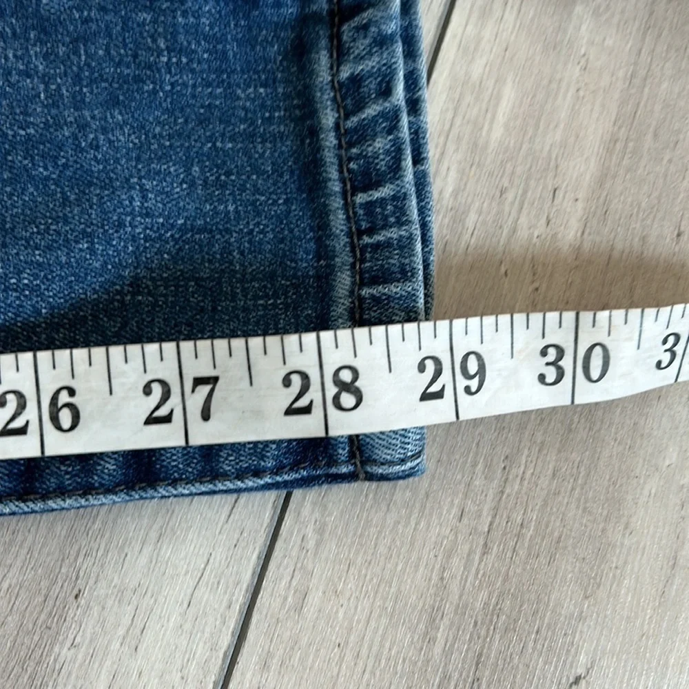 KanCan size 28 destroyed skinny jeans